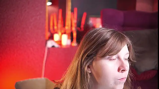 Snapshot of Sense_Of_Rosemary chatting on 02/13/26, 05:40 Sense Of Rosemary online show from 02/13/26, 05:40