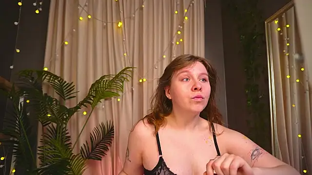 Snapshot of Sense_Of_Rosemary chatting on 02/28/26, 05:40 Sense Of Rosemary online show from 02/28/26, 05:40