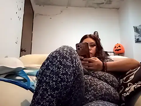Kitty WetXxX online show from 11/18/25, 01:21