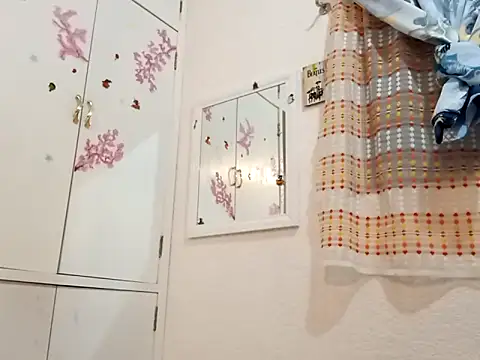 Kitty WetXxX online show from 11/22/25, 12:21
