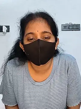 Snapshot of Your-Vedika chatting on 10/16/25, 06:05 Your-Vedika online show from 10/16/25, 06:05