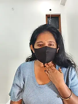 Snapshot of Your-Vedika chatting on 11/15/25, 07:51 Your-Vedika online show from 11/15/25, 07:51