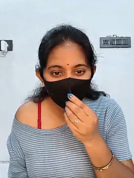 Snapshot of Your-Vedika chatting on 10/26/25, 05:41 Your-Vedika online show from 10/26/25, 05:41