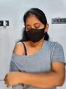 Snapshot of Your-Vedika chatting on 10/13/25, 07:43 Your-Vedika online show from 10/13/25, 07:43