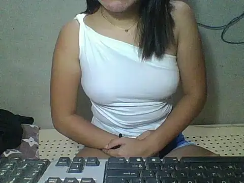 Skinny PinayGirljust18 online show from 05/18/26, 08:02