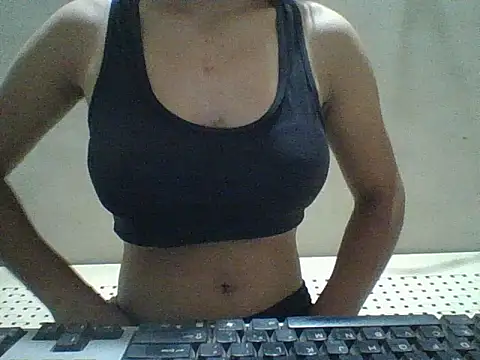 Snapshot of Skinny_PinayGirljust18 chatting on 02/28/26, 01:05 Skinny PinayGirljust18 online show from 02/28/26, 01:05