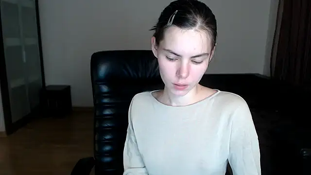 AmelieReve online show from 10/14/25, 04:40
