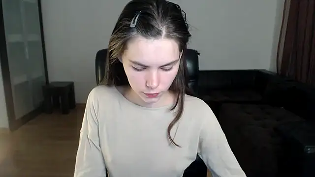 AmelieReve online show from 10/13/25, 05:25