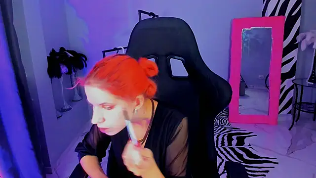 Snapshot of NitaNihil chatting on 10/29/25, 07:13 NitaNihil online show from 10/29/25, 07:13