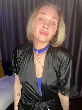 Affectionate lady online show from 10/06/25, 10:43