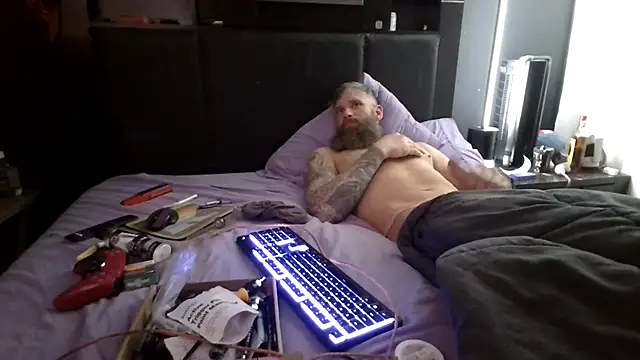 Snapshot of Werg9998 chatting on 04/16/26, 07:31 Werg9998 online show from 04/16/26, 07:31