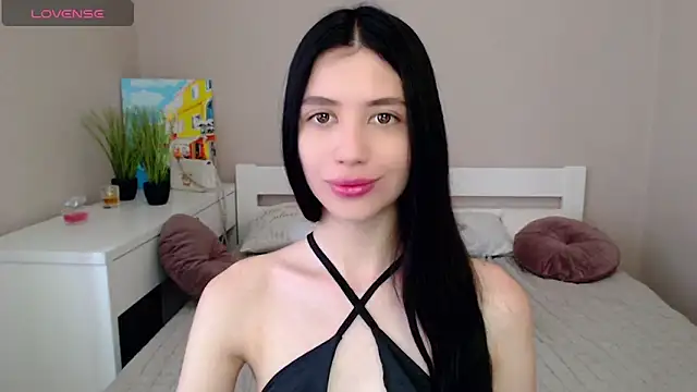 Snapshot of SelinLi chatting on 06/23/26, 05:27 SelinLi online show from 06/23/26, 05:27
