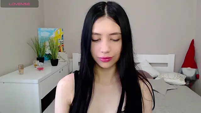 SelinLi online show from 05/25/26, 05:29