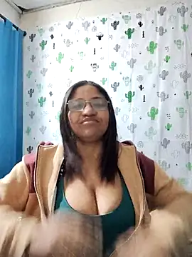 Snapshot of Avannay chatting on 09/15/25, 01:06 Avannay online show from 09/15/25, 01:06