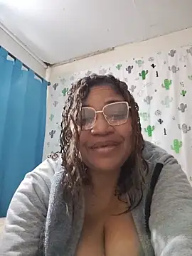 Snapshot of Avannay chatting on 05/19/26, 01:56 Avannay online show from 05/19/26, 01:56
