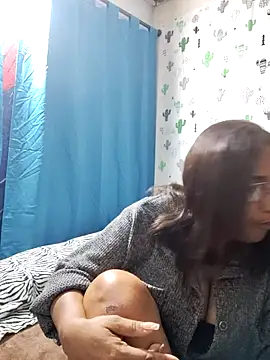 Avannay online show from 11/23/25, 01:15