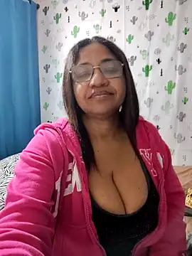 Snapshot of Avannay chatting on 10/08/25, 12:56 Avannay online show from 10/08/25, 12:56