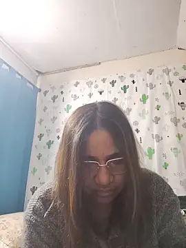 Snapshot of Avannay chatting on 06/11/26, 01:27 Avannay online show from 06/11/26, 01:27