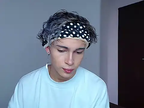 john vichenso online show from 10/28/25, 10:09