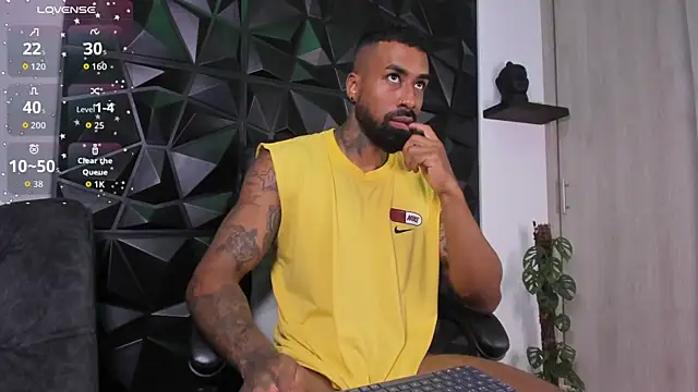 OstinDaniels online show from 10/28/25, 09:03