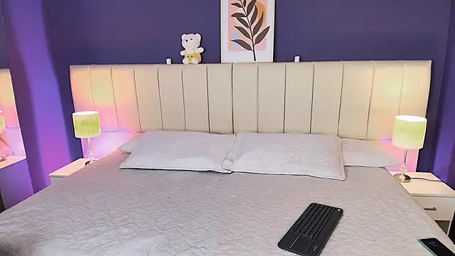 Shizuko  online show from 12/20/25, 10:01