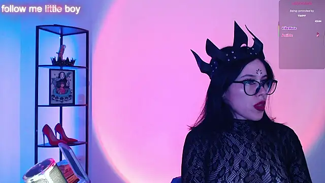 girldom online show from 01/10/26, 08:48