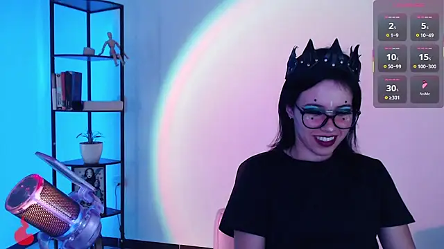 girldom online show from 11/11/25, 04:02