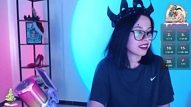 girldom online show from 12/17/25, 08:58