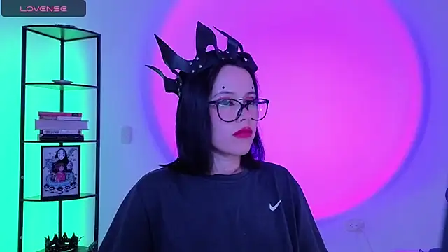 girldom online show from 04/14/26, 03:28