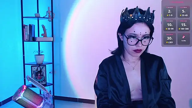 girldom online show from 10/28/25, 03:22