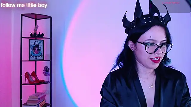 girldom online show from 01/14/26, 09:40