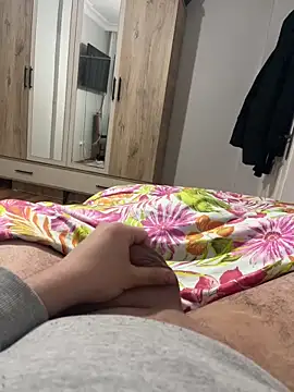 Erenn9972 online show from 03/23/26, 07:58