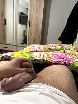 Erenn9972 online show from 11/10/25, 05:29