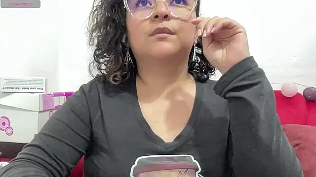 Sophiaburton online show from 09/12/25, 08:41