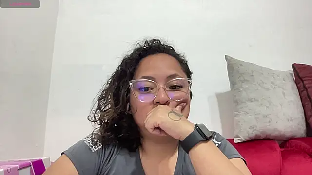 Sophiaburton online show from 09/15/25, 01:39