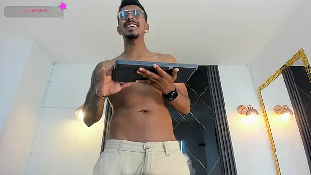 Master max online show from 12/17/25, 01:27