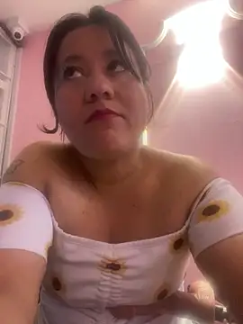 Snapshot of ScarlethAH chatting on 09/27/25, 01:56 ScarlethAH online show from 09/27/25, 01:56