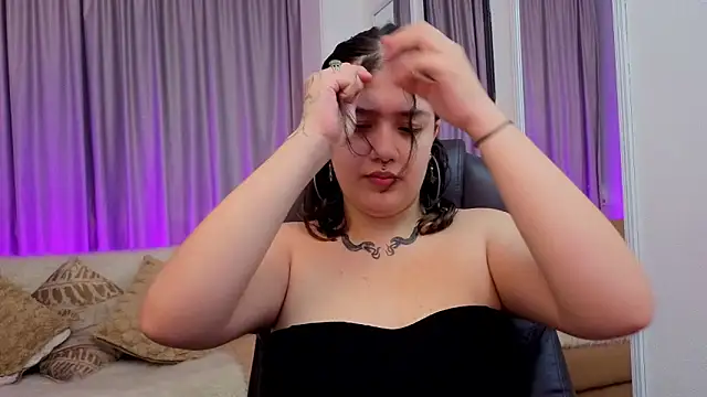 Snapshot of Niaa_Stark chatting on 04/14/26, 07:52 Niaa Stark online show from 04/14/26, 07:52