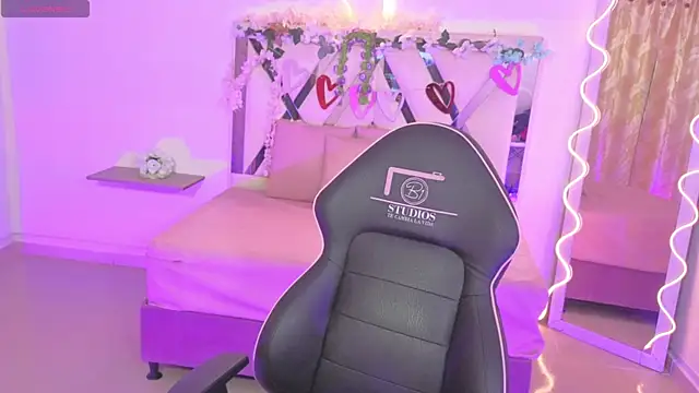 ZURY TAY online show from 10/03/25, 11:56