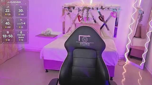 ZURY TAY online show from 10/24/25, 11:42