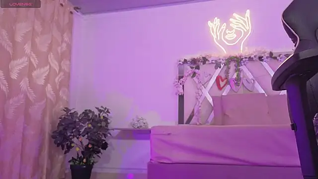 ZURY TAY online show from 11/10/25, 11:37