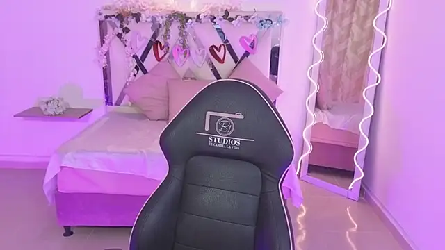 ZURY TAY online show from 09/23/25, 11:50