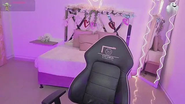 ZURY TAY online show from 10/30/25, 11:41