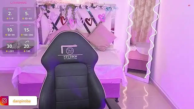 ZURY TAY online show from 09/22/25, 11:49