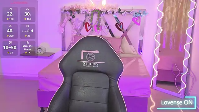 ZURY TAY online show from 10/04/25, 11:34