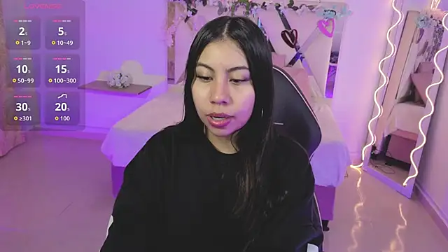 ZURY TAY online show from 10/18/25, 11:56