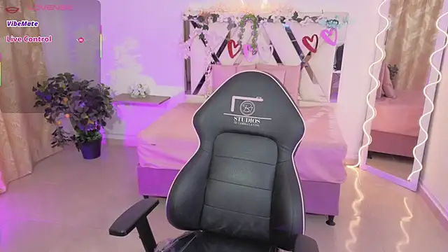 ZURY TAY online show from 11/07/25, 11:48