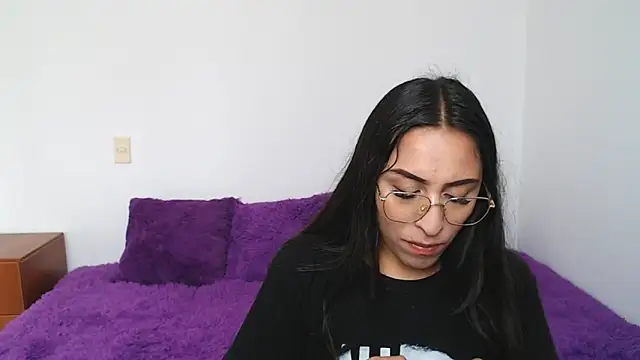 Snapshot of rosse77_ chatting on 09/25/25, 01:06 rosse77 online show from 09/25/25, 01:06