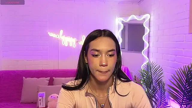 artemiss tay online show from 12/04/25, 07:24