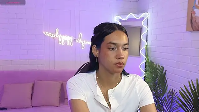 Snapshot of artemiss_tay chatting on 09/16/25, 07:04 artemiss tay online show from 09/16/25, 07:04